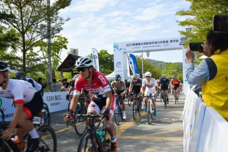 通过举行环大湾区自行车联赛,恩平大力推进文旅融合发展,把赛事作为让外界了解恩平的窗口。恩宣供图 图片