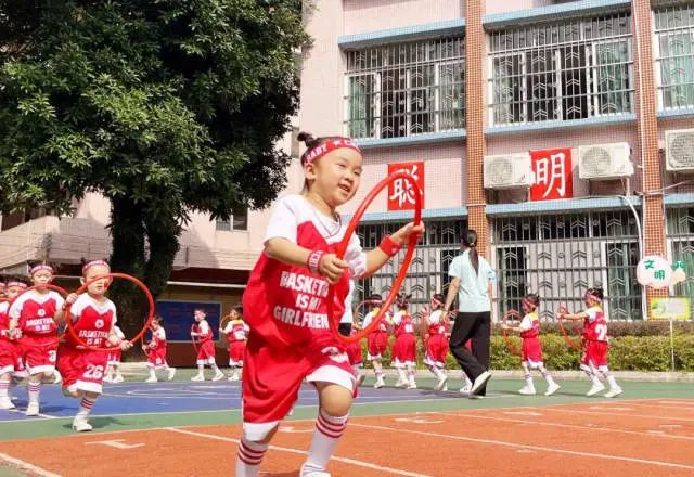 聚焦素养,促进学生全面发展。 图片