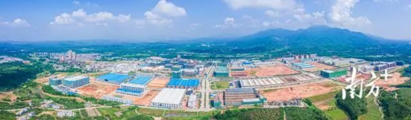 恩平坚持制造业当家,着力打造珠三角特色标杆园区。图为恩平工业园航拍。冯峻峰 摄 图片