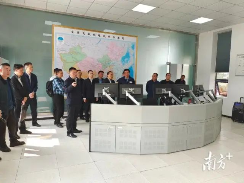 恩平考察团一行来到自贡航空产业园参观。 图片