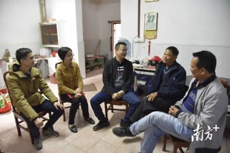 牛江镇深化拓展“背包住村”工作机制,常态化推动党员干部下沉农村。 图片