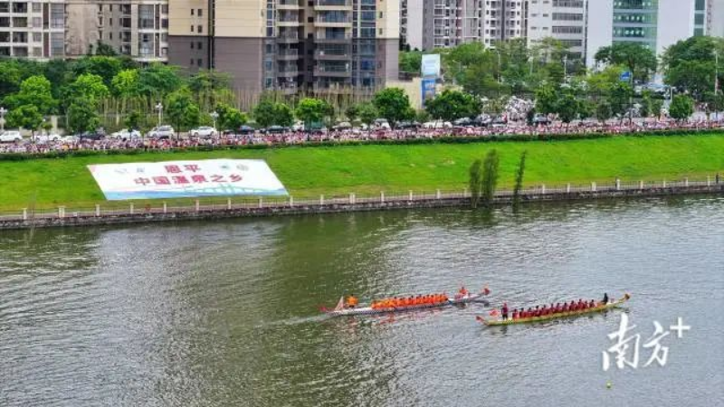 此次比赛地点锦江河,有着“锦江百里画廊”的美誉。 图片