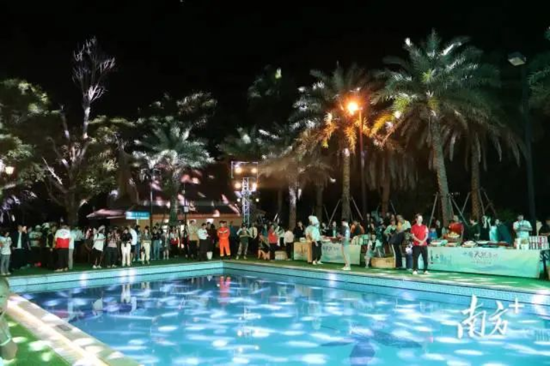 温泉、电音、美食、啤酒、呐喊交织…… 图片