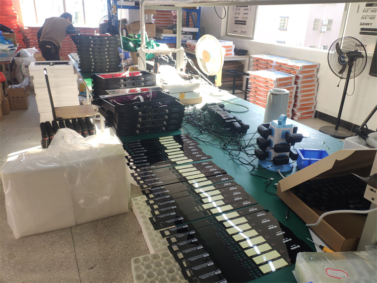 涉事音响器材加工场生产车间.jpg