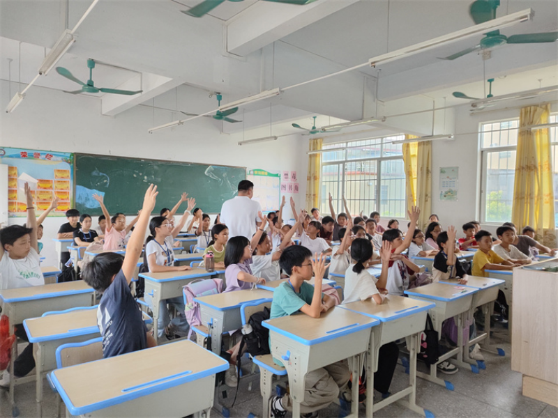 3.主办单位：快猫
委网信办  活动时间：2024年7月9日  地点：快猫
江南学校  活动主题：2024年快猫
预防未成年人网络沉迷宣传教育活动--“营造清朗网络空间  共筑健康网络防线”专题讲座.jpg