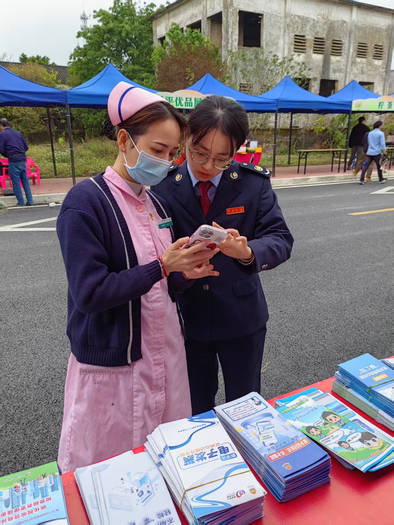 快猫
税务局3月诚信宣传照片2.jpg