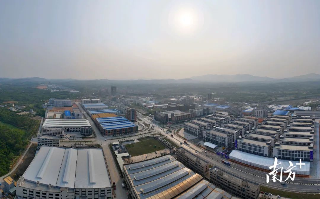 珠西智造之城拔节生长。 南方+ 杨兴乐 摄 珠西智造之城拔节生长。 南方+ 杨兴乐 摄