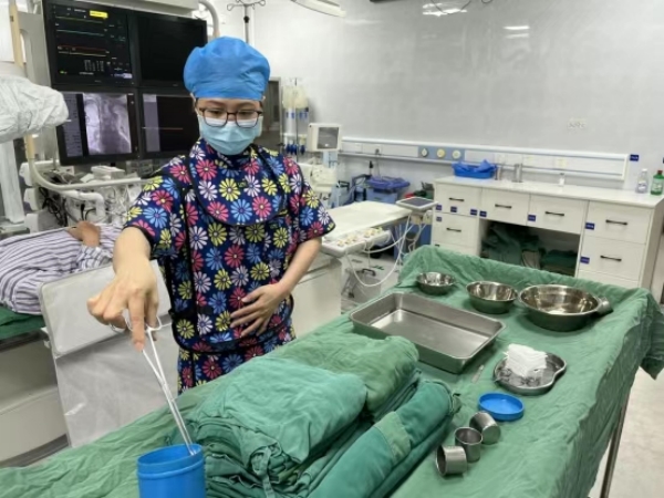 3.快猫
人民医院放射科介入导管室组长 陈翠琳_副本.jpg