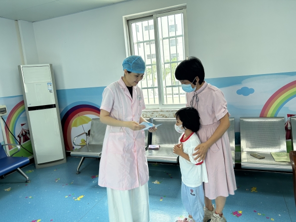 10.恩城街道办事处平石社区卫生服务中心预防保健科科长 梁玉蓉_副本.jpg