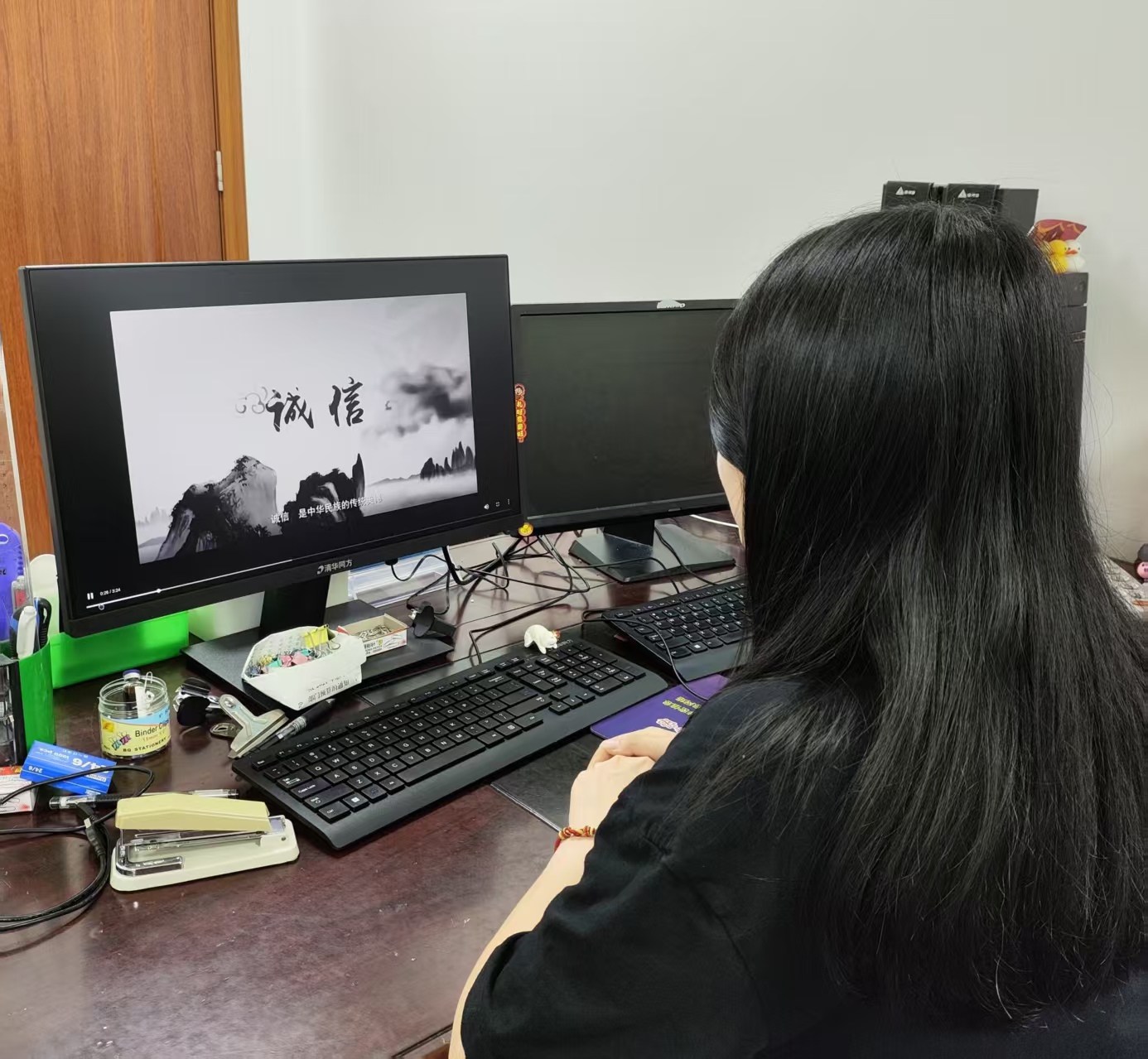 （6月）快猫
档案馆组织观看诚信宣传片.jpg