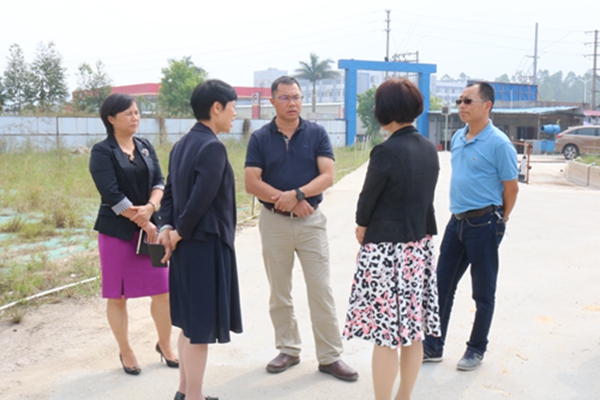 副本2、市委书记谢超武在市妇幼保健院新院建设项目现场了解项目进展情况.jpg 副本2、市委书记谢超武在市妇幼保健院新院建设项目现场了解项目进展情况.jpg