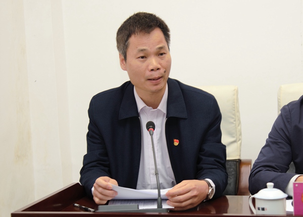 副本3市财政局张儒相局长发言.jpg 副本3市财政局张儒相局长发言.jpg