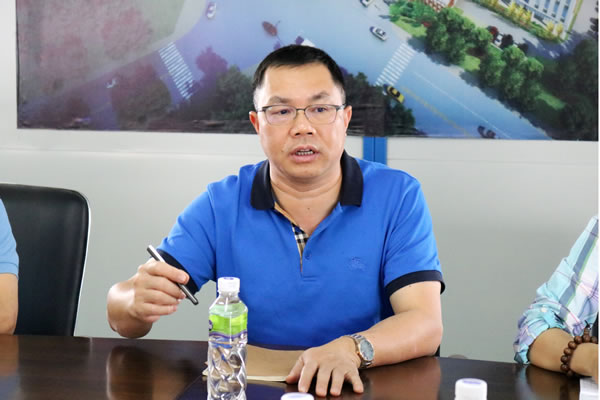 4.谢超武对医疗卫生重点项目建设提出要求.jpg 4.谢超武对医疗卫生重点项目建设提出要求.jpg