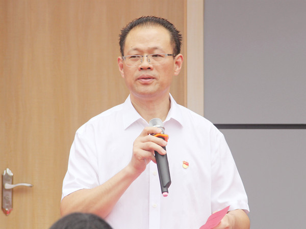 5.快猫
人民医院副院长曾庆平主持启动仪式_副本.jpg